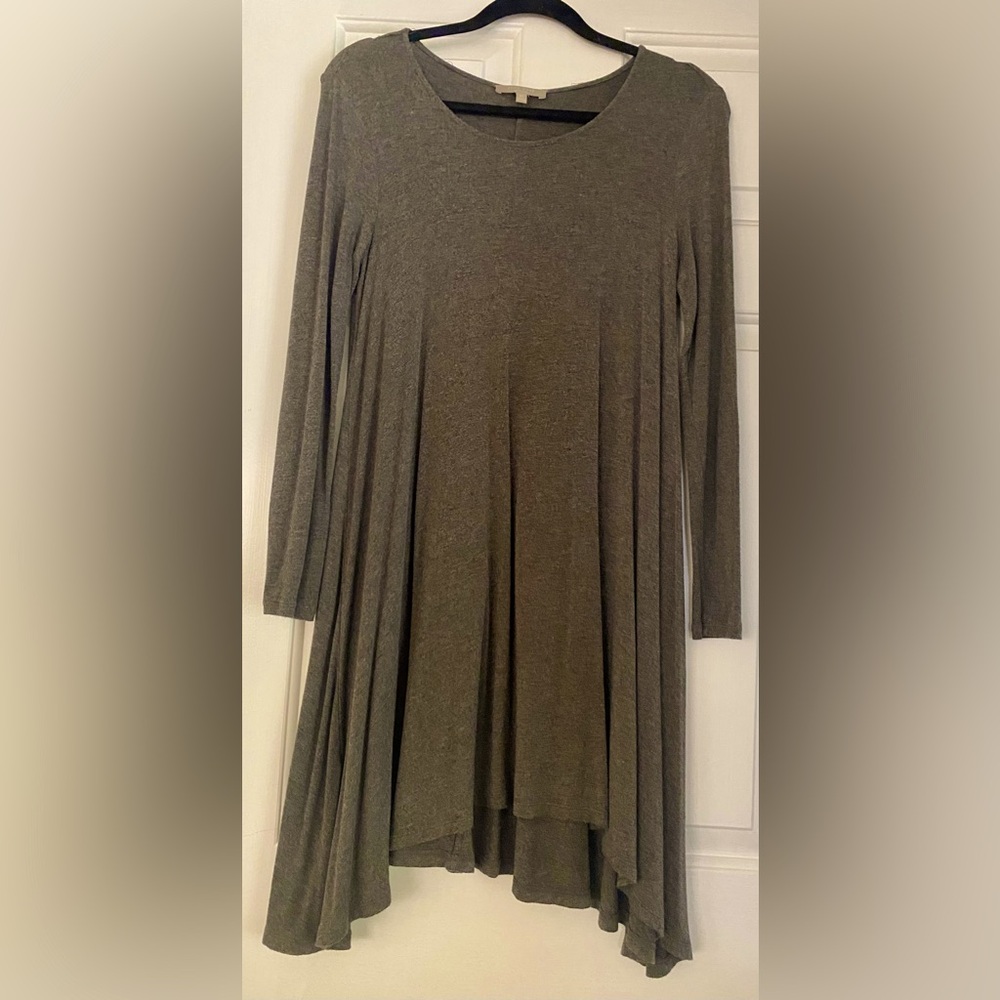 Elegant Gray Long Sleeve Dress